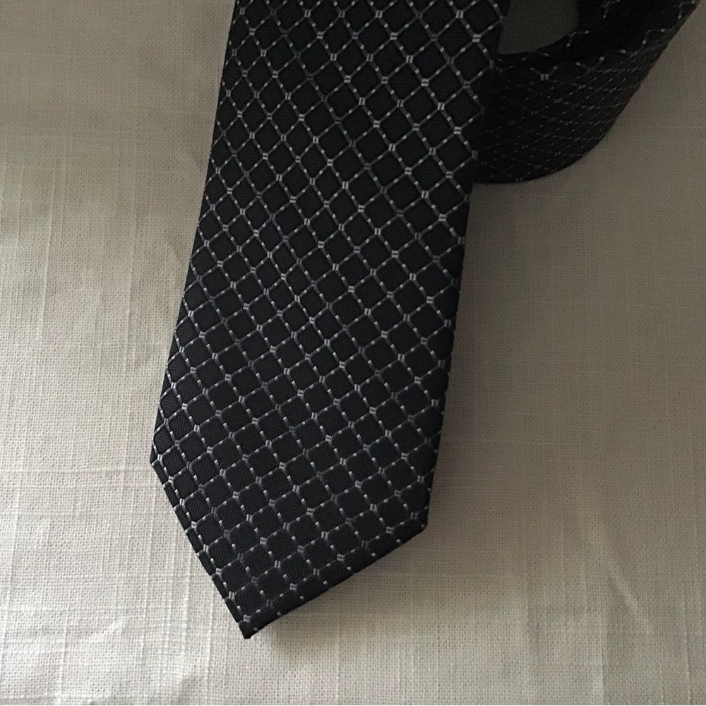 Men’s Pronto Uomo Platinum Silk Tie Hand Made Diamond/Lattice Pattern Gray